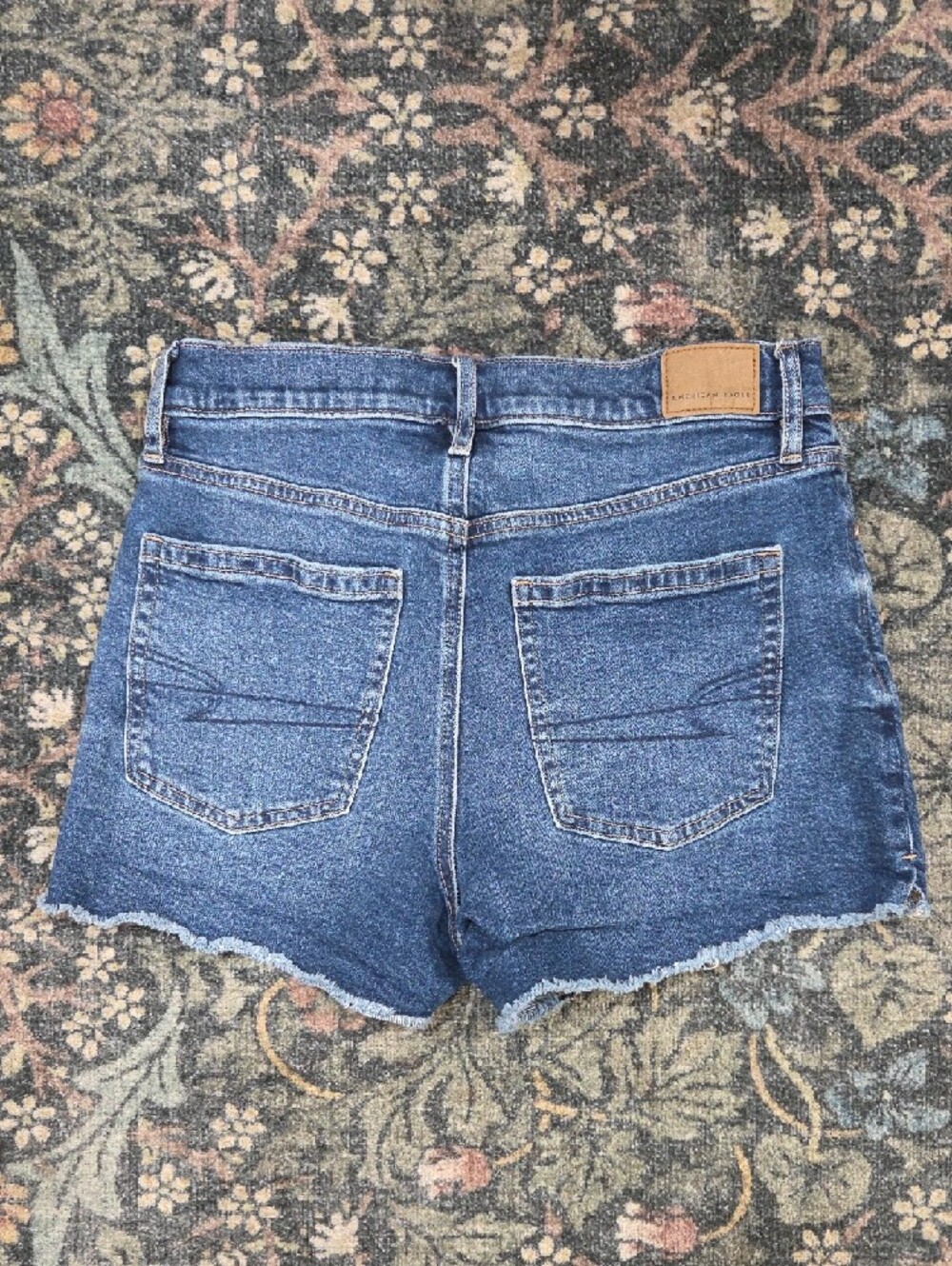 AE High Rise Relaxed Shorts - Picture 5 of 5